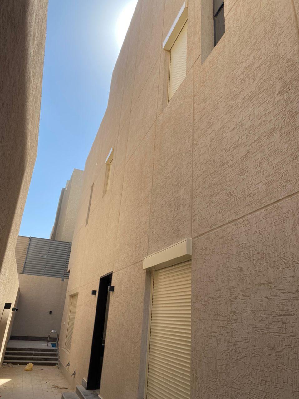 شتر كهربائي للنوافذ